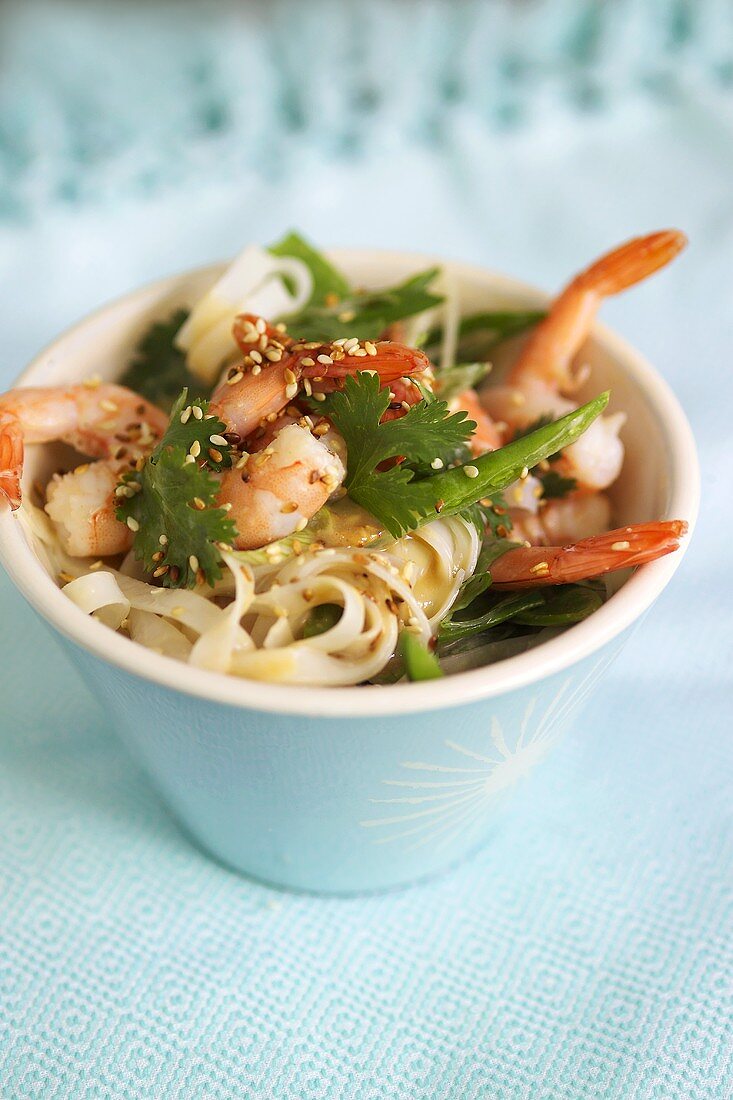 Rice noodle salad with shrimps and coriander