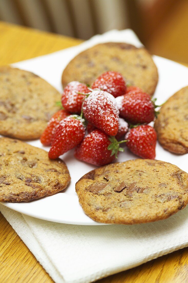Chocolate biscuits and fresh strawberries