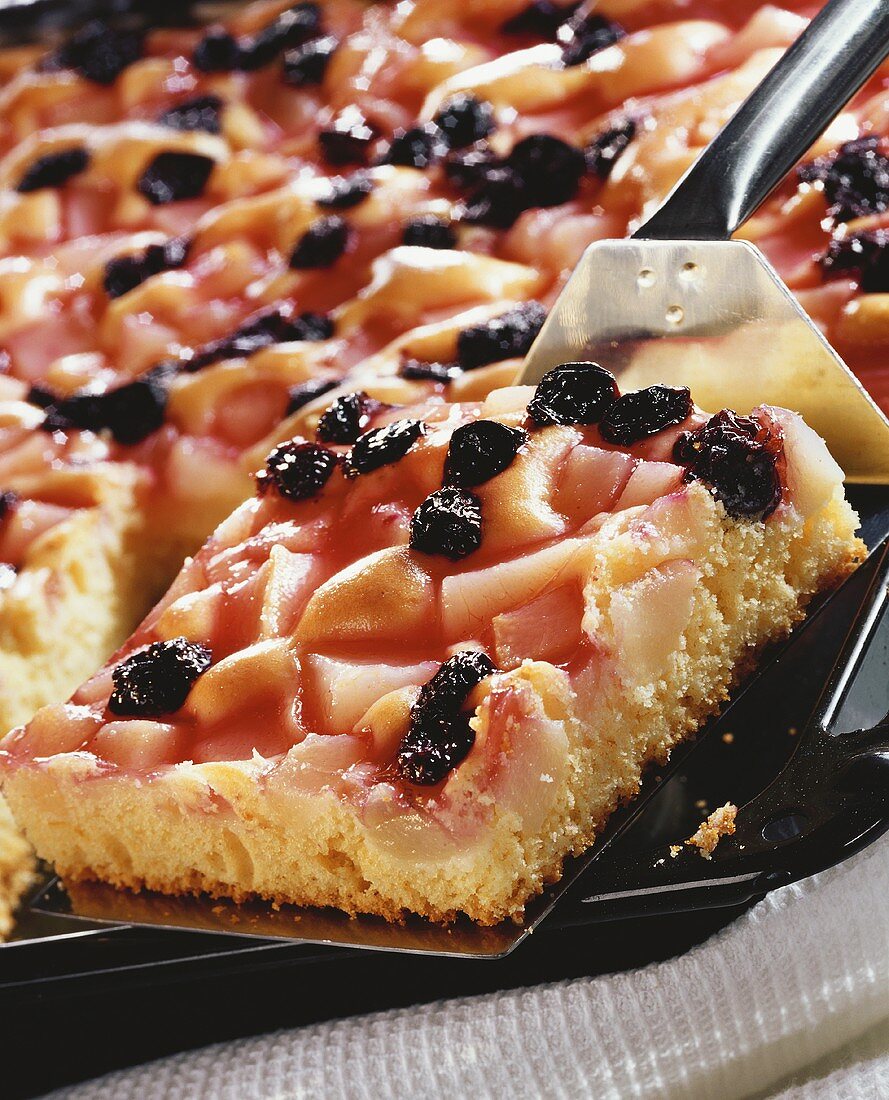 Birnenkuchen mit Sauerkirschen