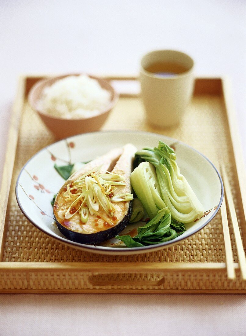 Gedämpftes Meerforellenkotelett mit Pak Choi