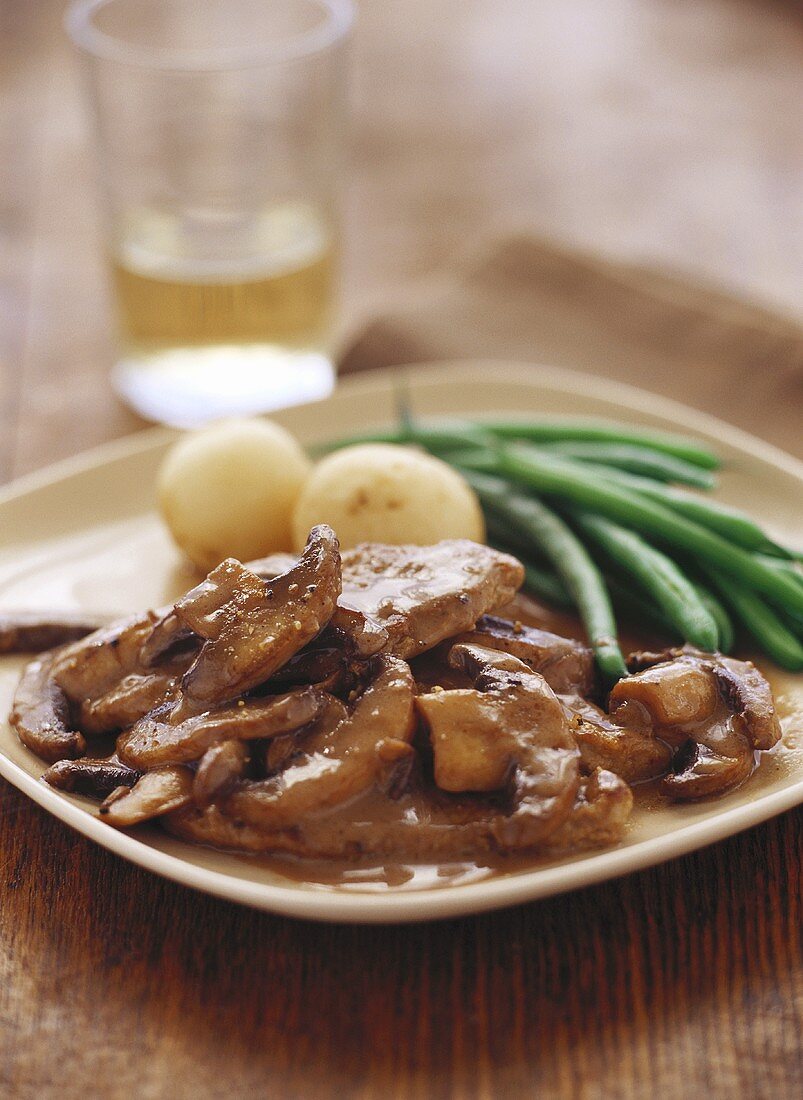 Peppered steak with mushrooms
