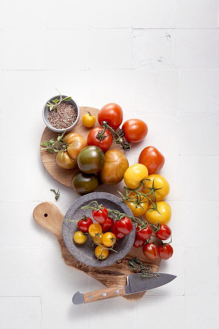 Stillleben mit getrockneten Tomaten