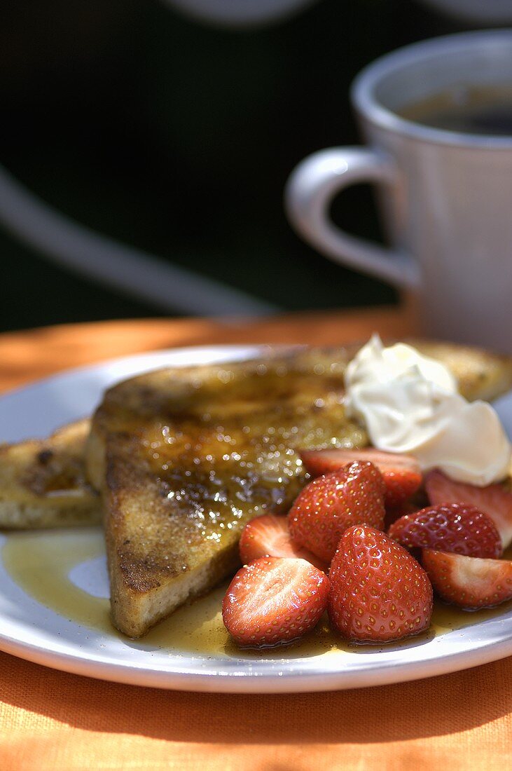 French toast with strawberries and cream