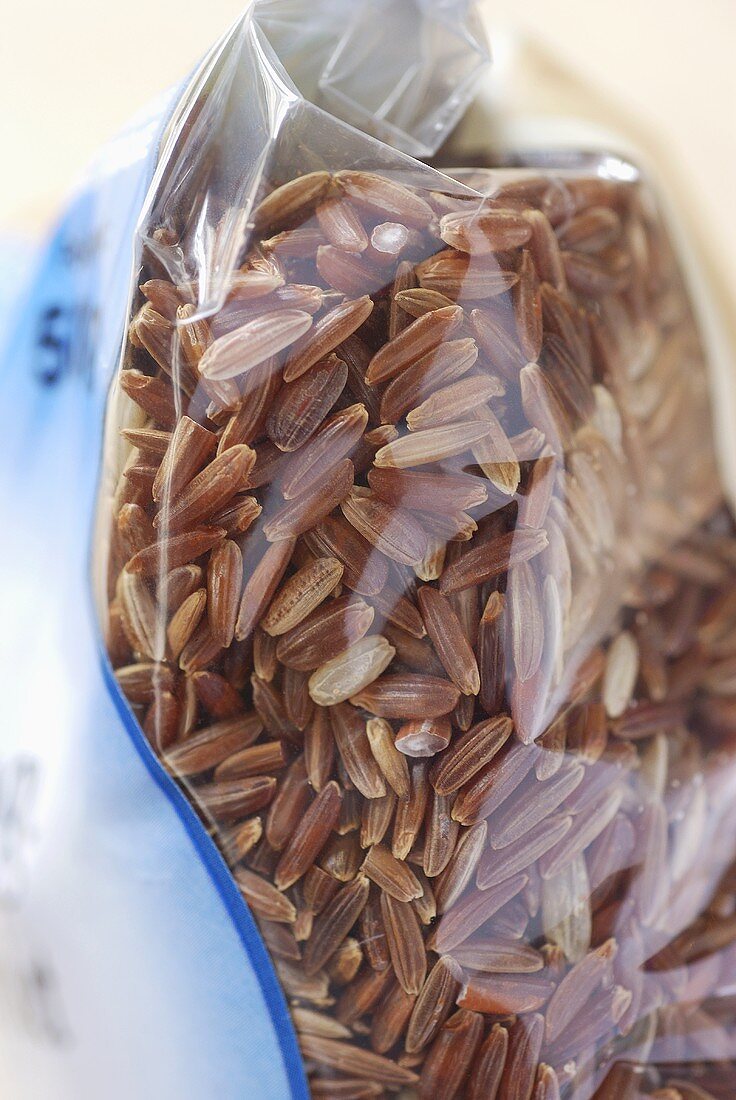 A packet of brown long-grain rice