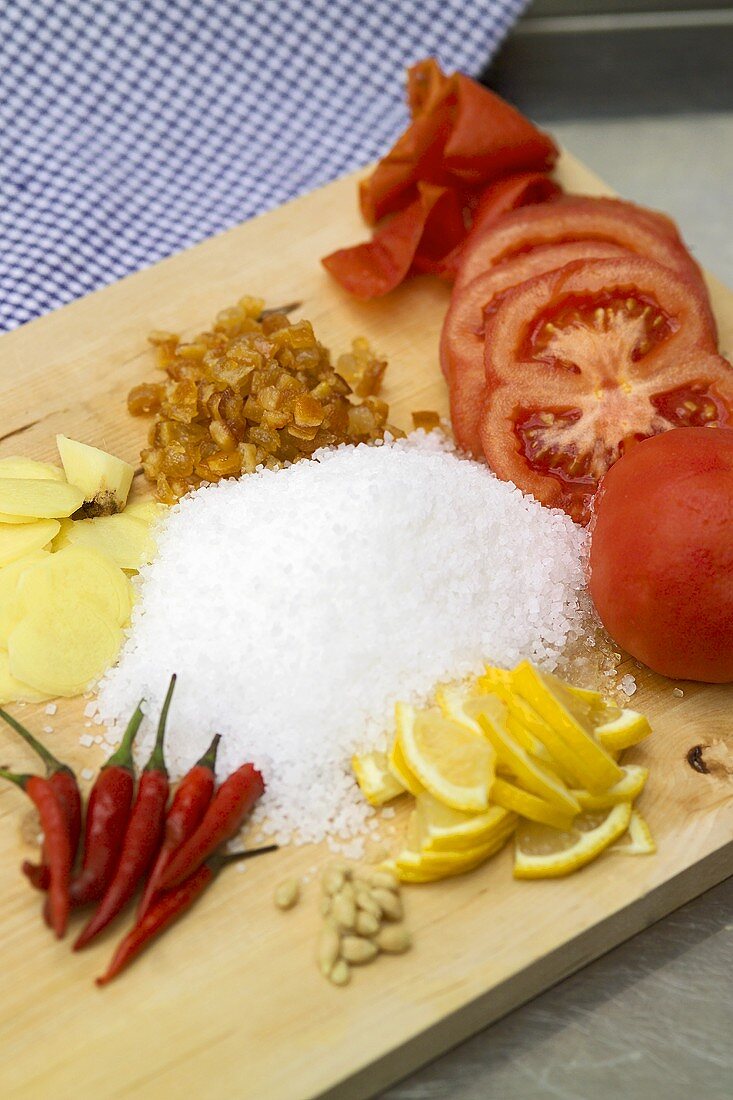 Ingredients for tomato jam