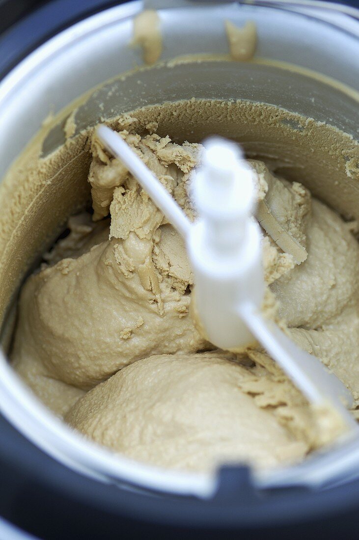 Tiramisu ice cream: finished ice cream