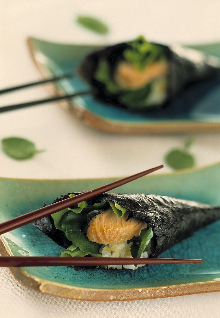 Salmon temaki