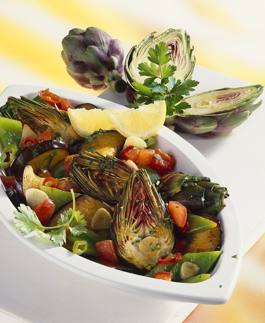 Aubergine salad with artichokes