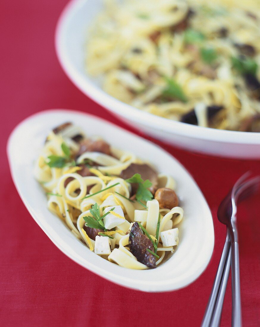 Ribbon pasta with mushrooms and mozzarella