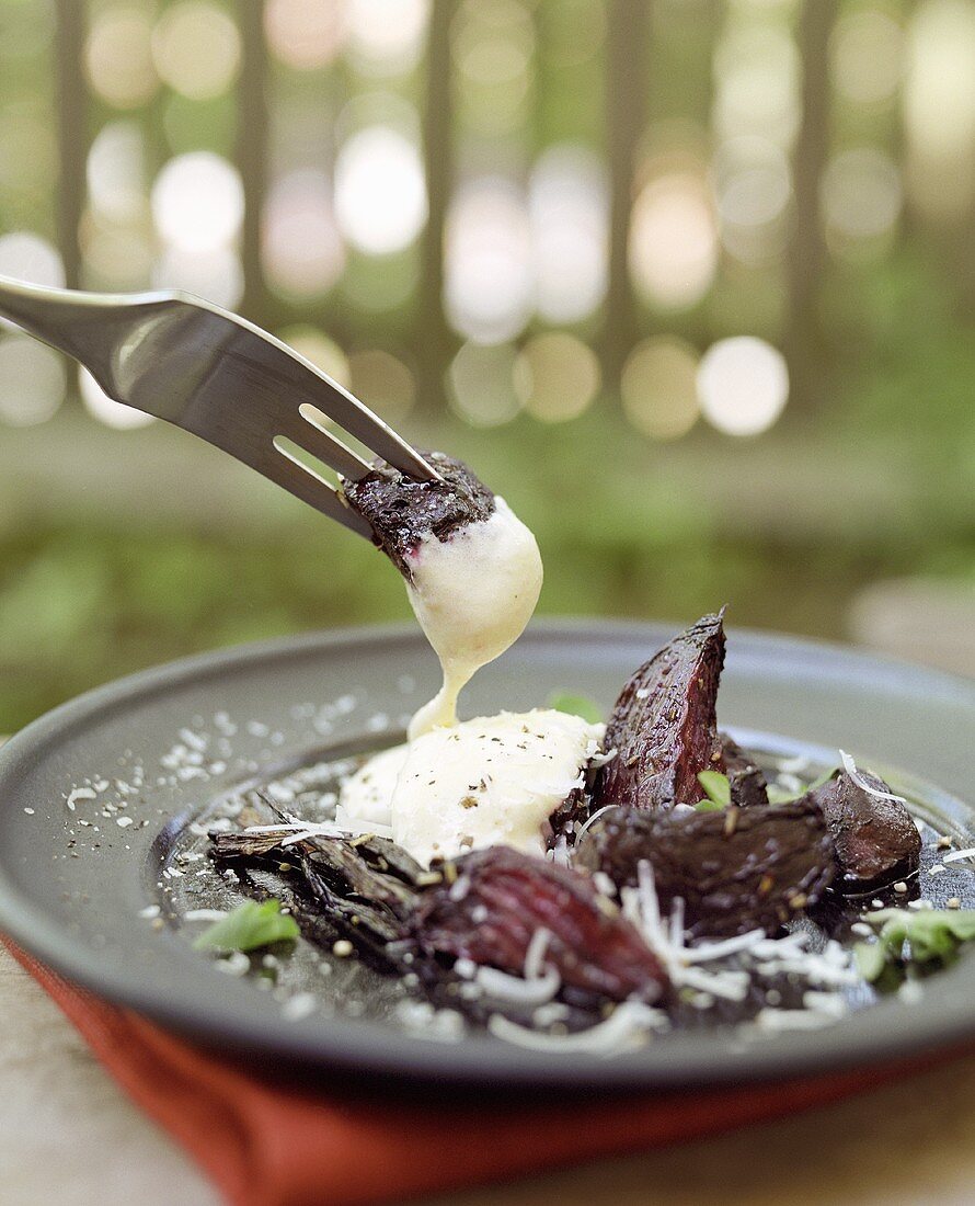 Gebackene Rote Bete mit Pecorino-Zabaglione