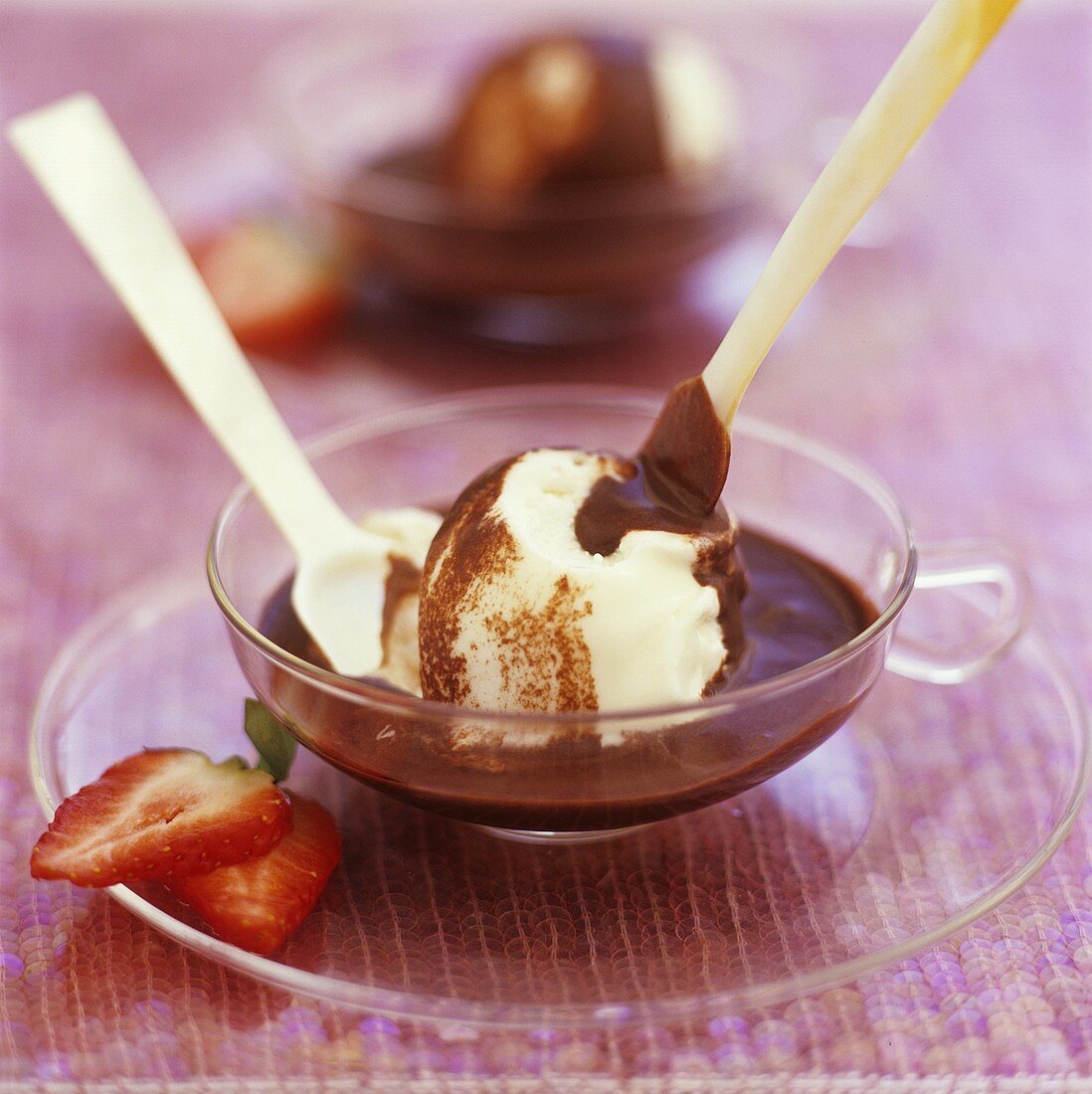 Vanilla ice cream with chocolate sauce