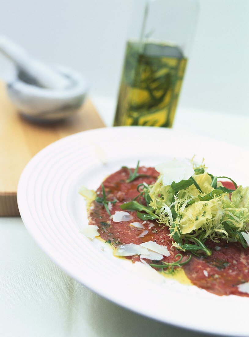 Carpaccio al rosmarino (Raw beef sirloin with rosemary oil)