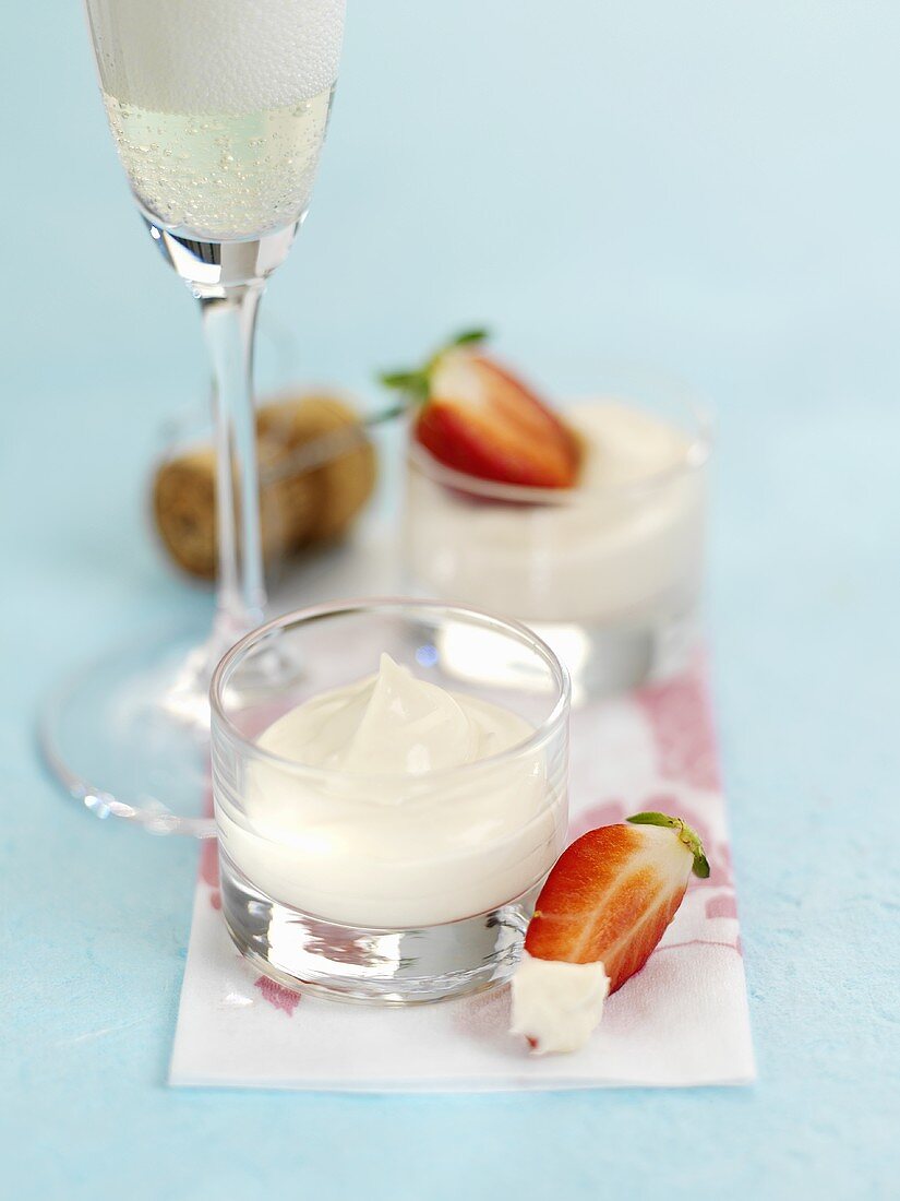 Champagne cream with strawberries