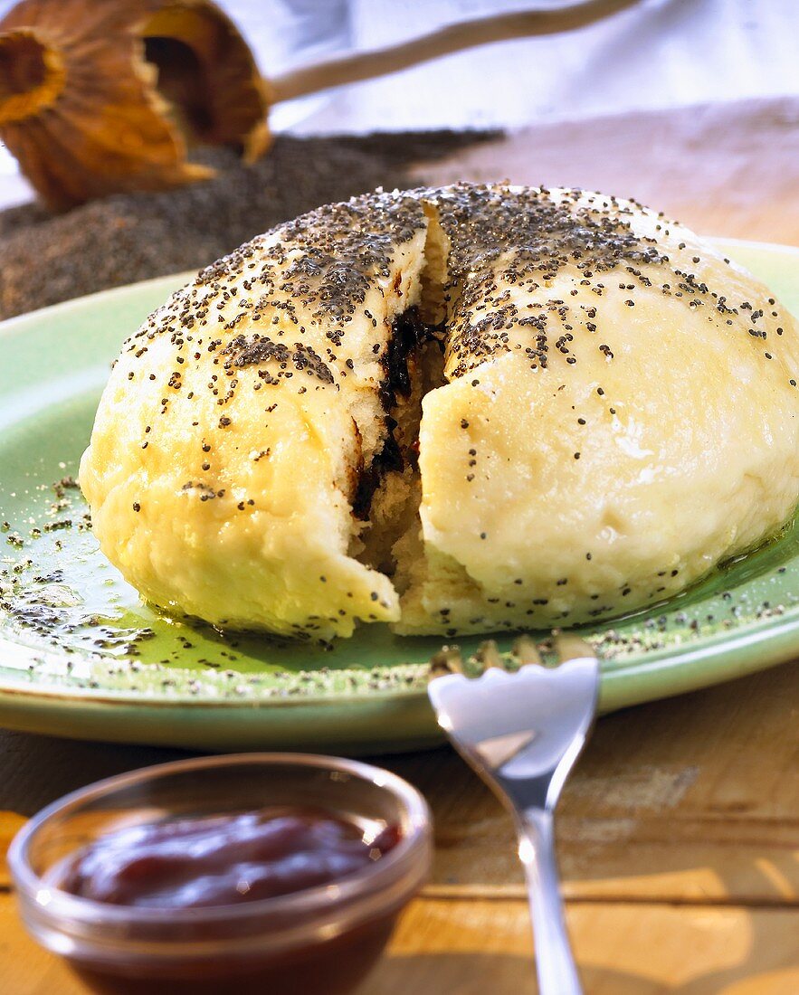 Yeast dumplings with poppy seeds and sugar