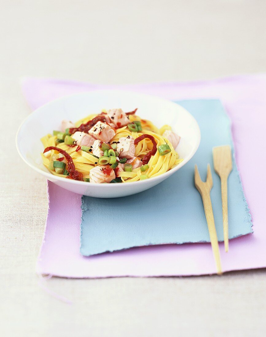 Tagliatelle with salmon and dried tomatoes