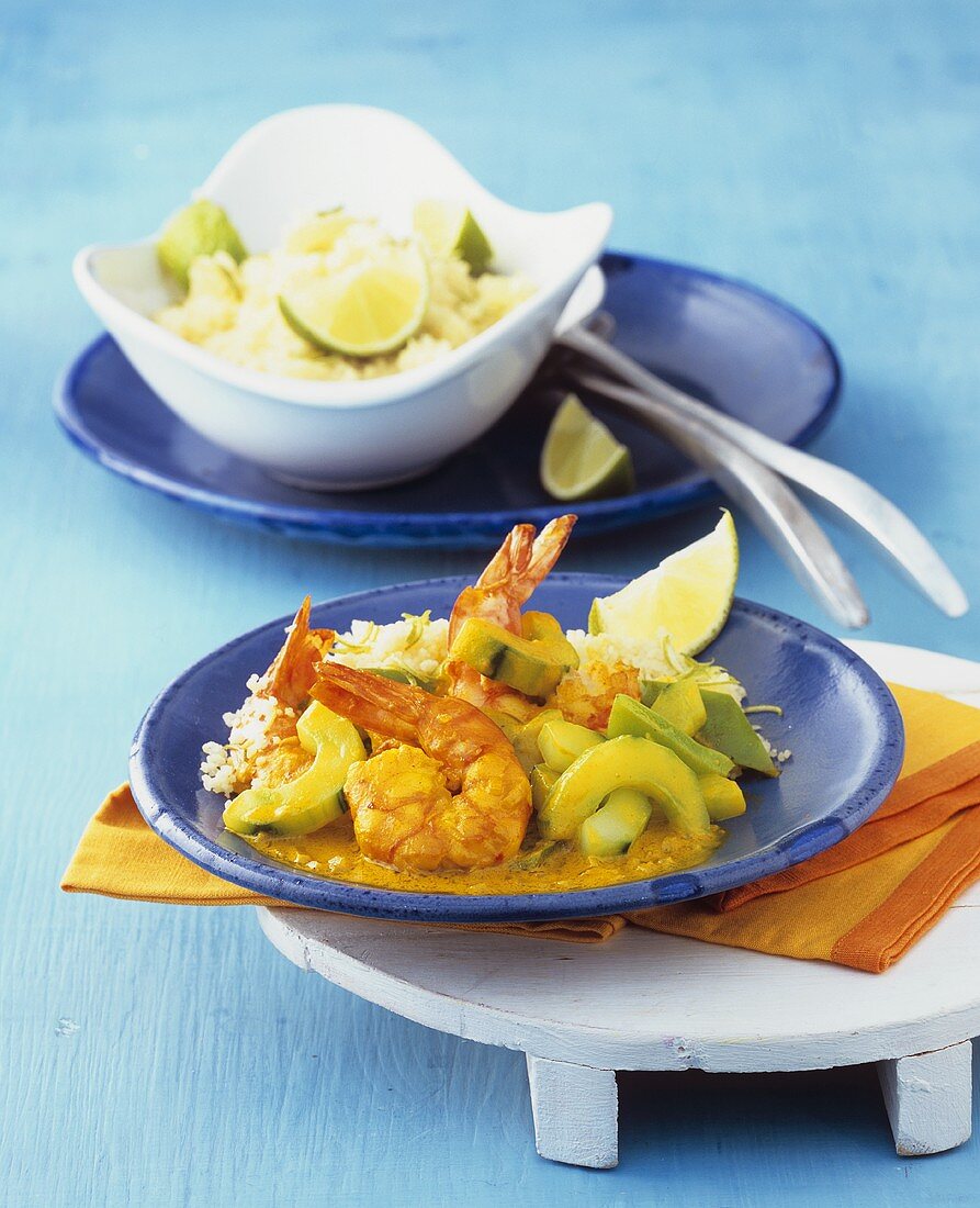 Scampi-Curry mit Limetten-Couscous