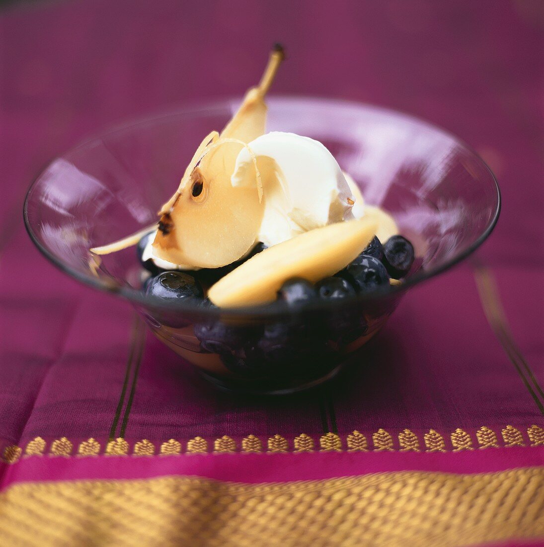 Pear with blueberries and crème fraîche