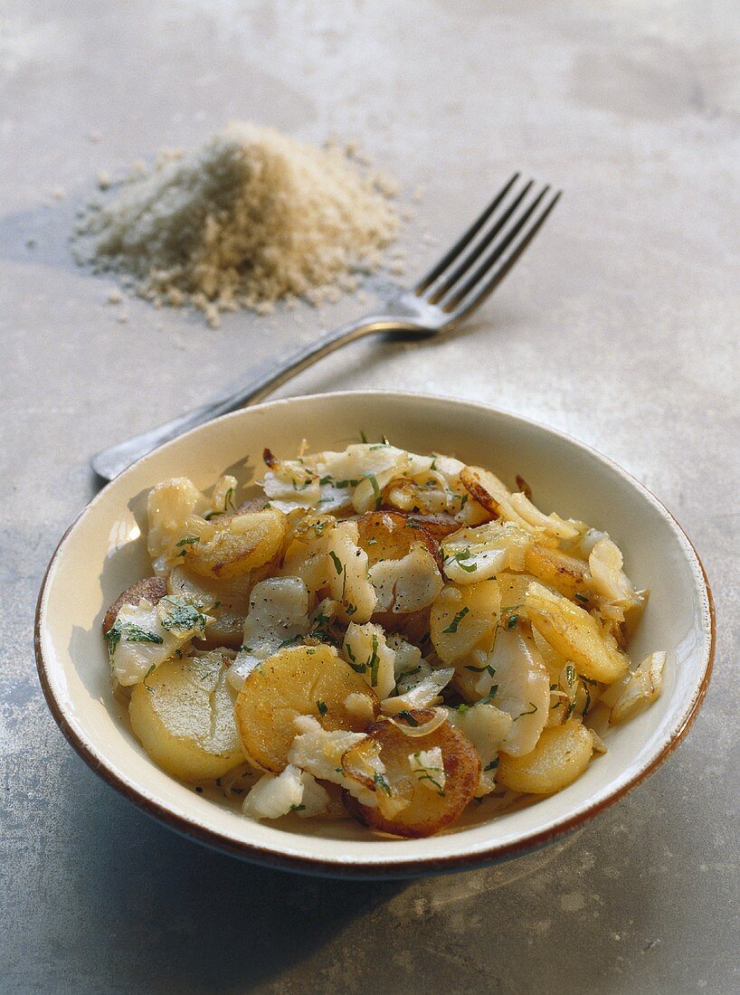 Pan-cooked cod and potato dish