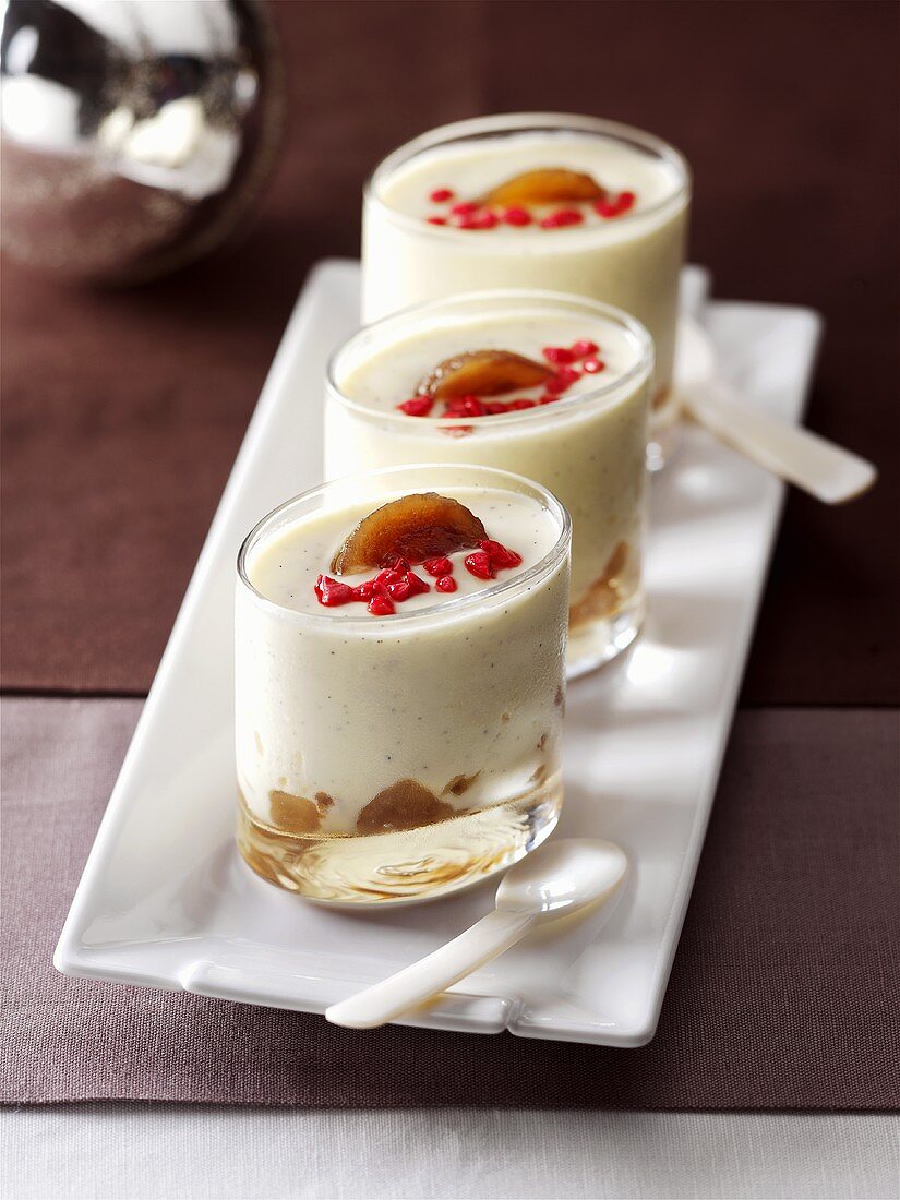 Panna Cotta mit Früchten