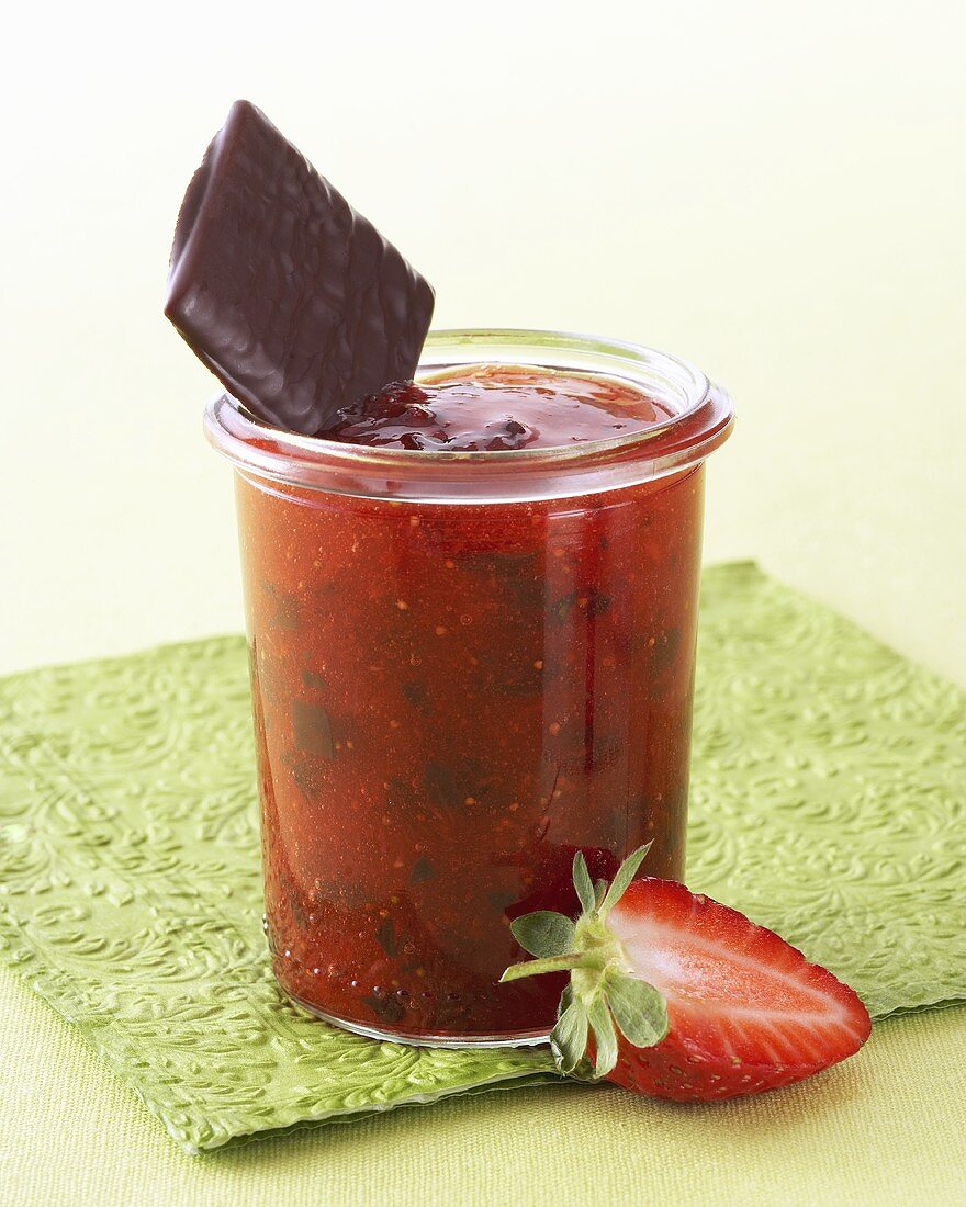 Strawberry jam with thin chocolate mint