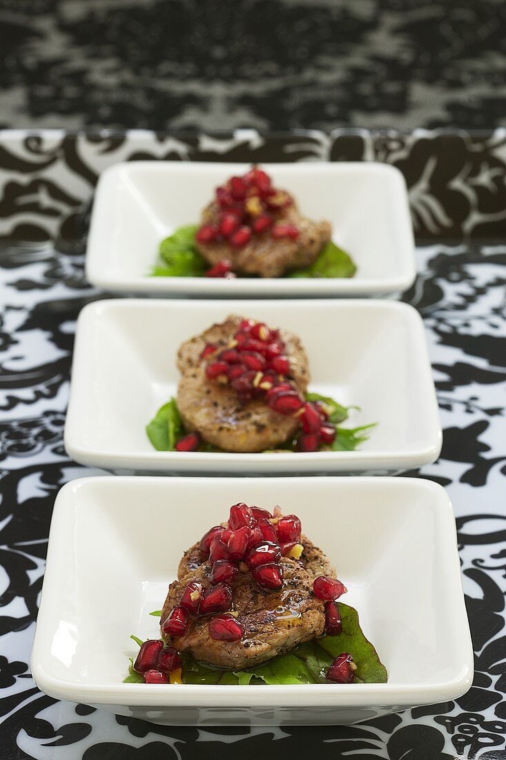 Gebratenes Rinderfilet mit Ingwer und Granatapfelkernen