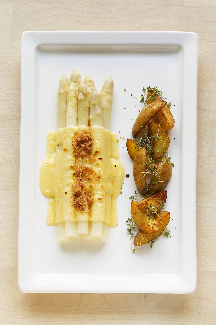 White asparagus with toasted cheese topping & fried potatoes