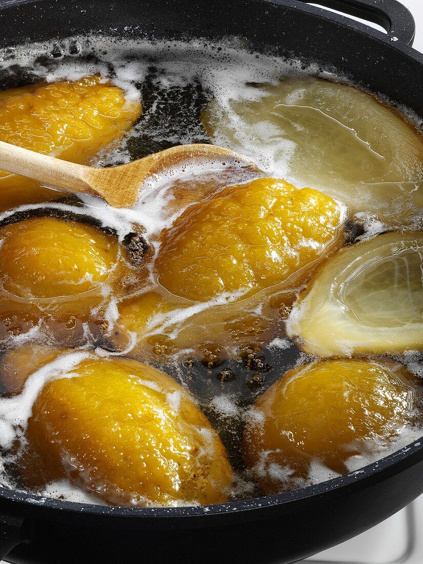 Citrons in sugar syrup