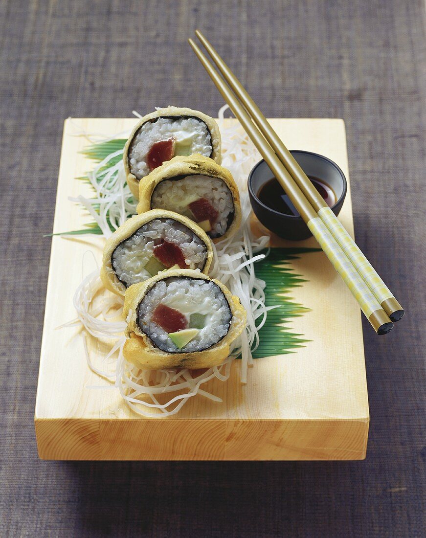 Deep-fried tuna maki sushi