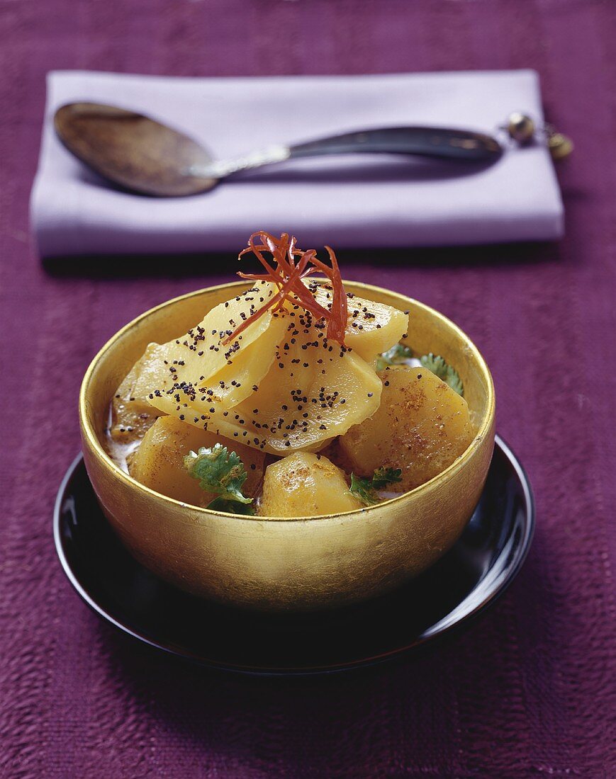 Kartoffelcurry mit Mango und Mohn