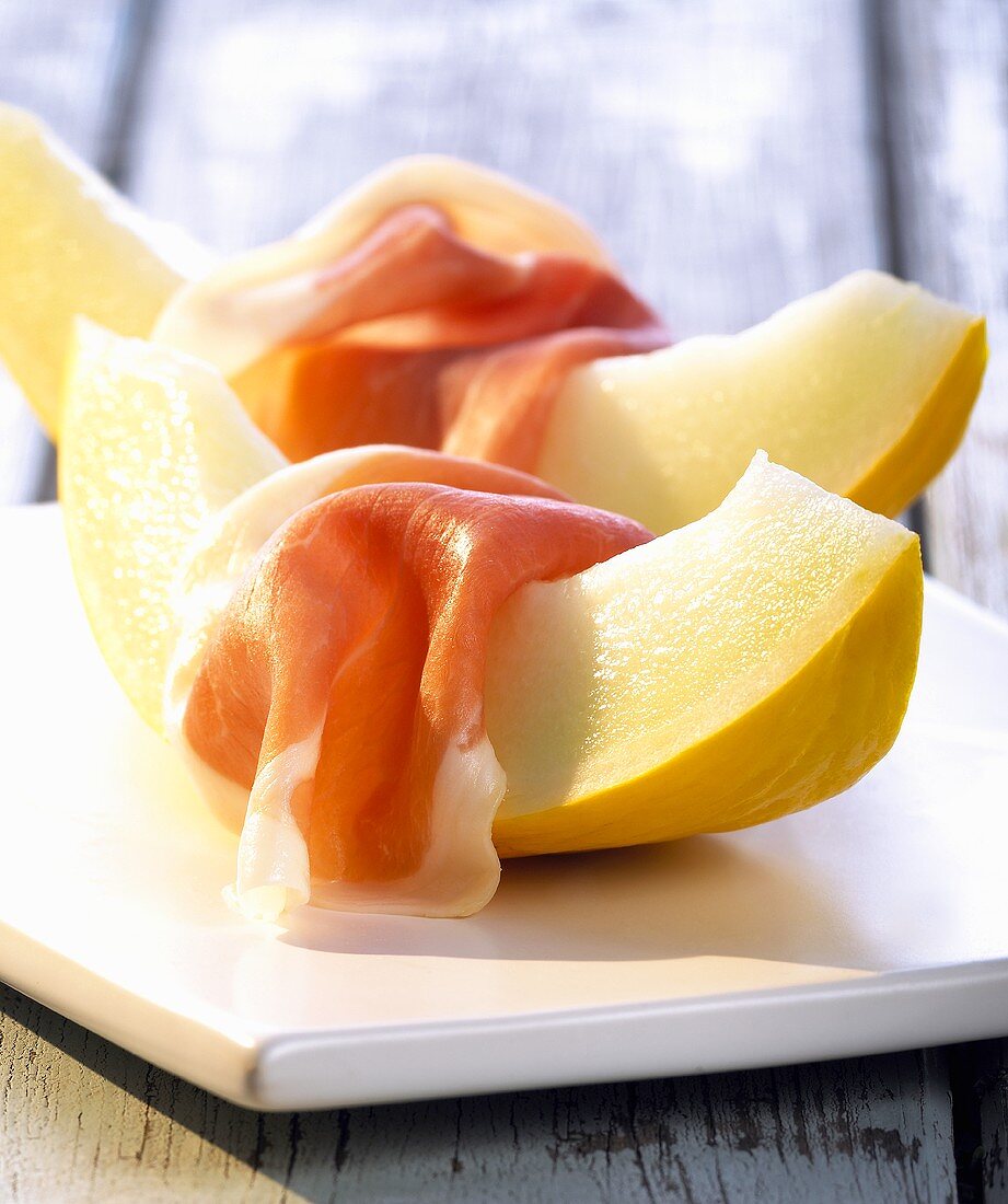 Prosciutto e melone (Melonenschiffchen mit Schinken, Italien)