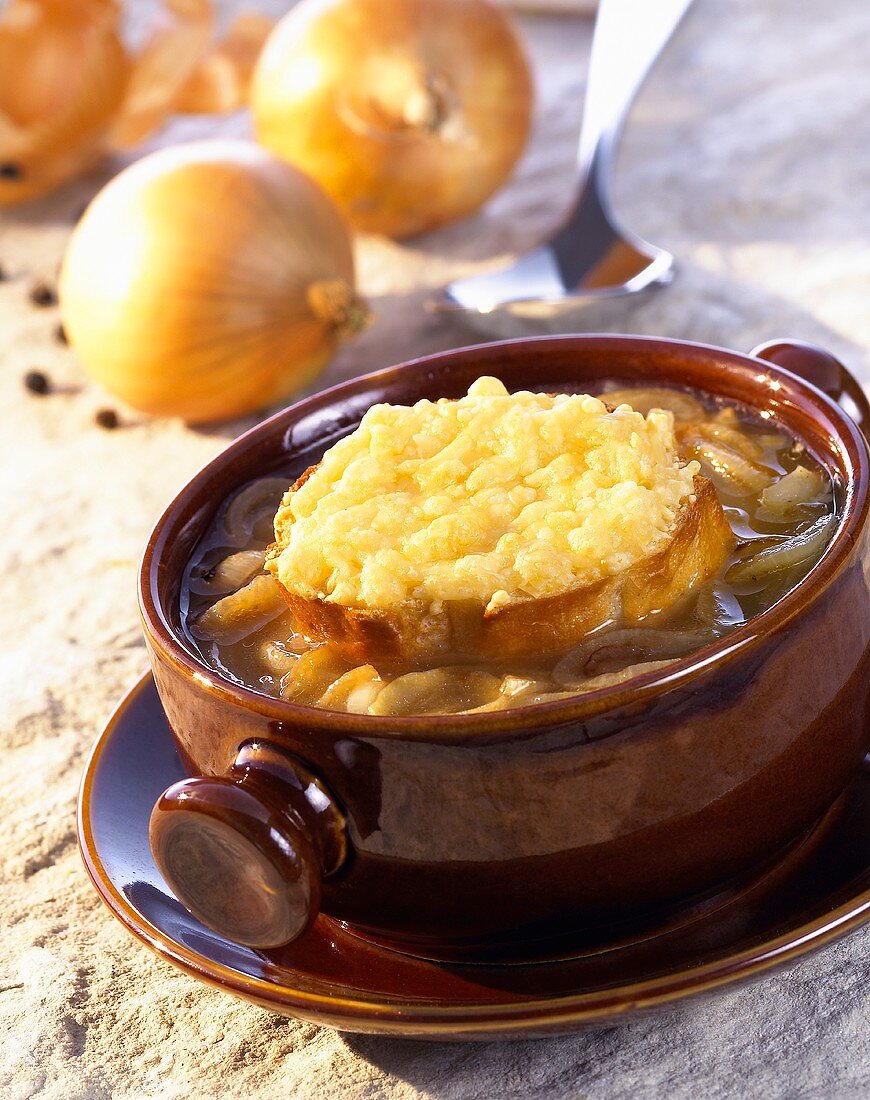 Überbackene Zwiebelsuppe