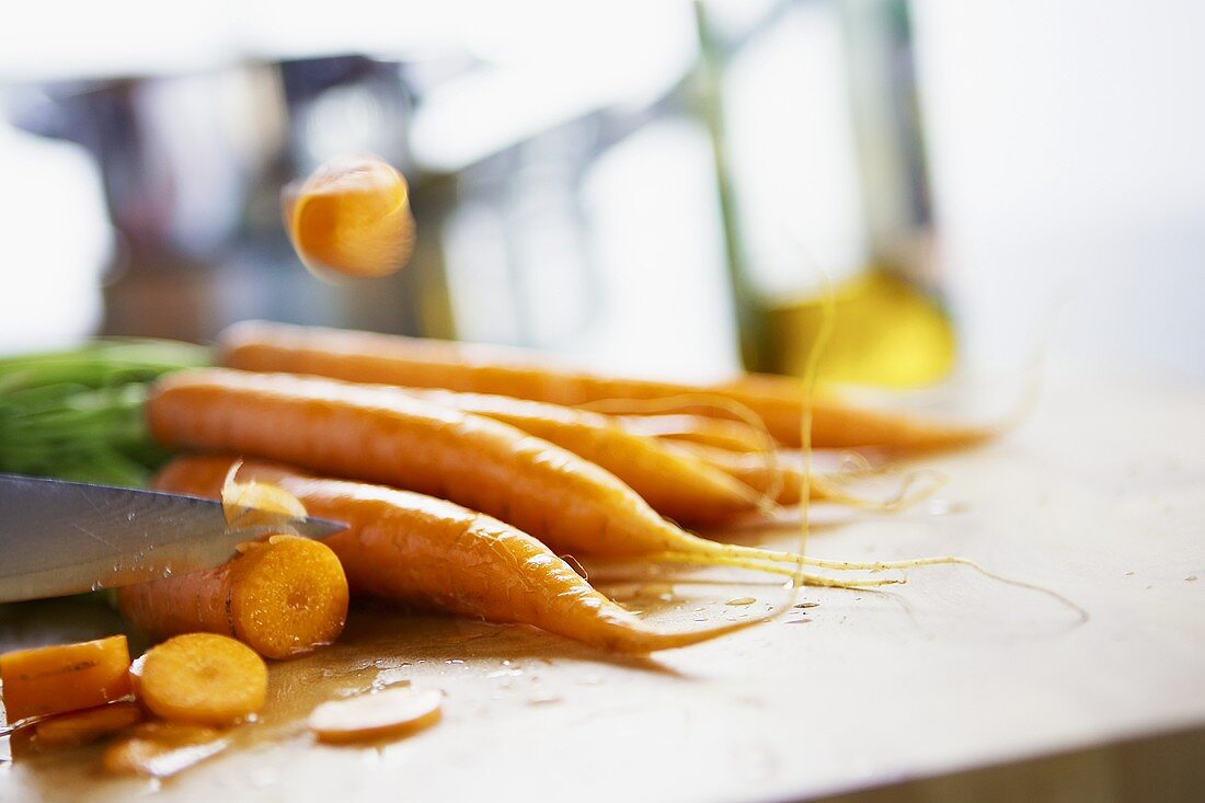 Slicing carrots