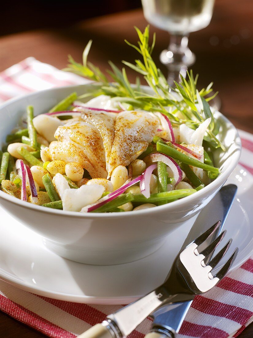 Bohnensalat mit Kabeljau-Streifen