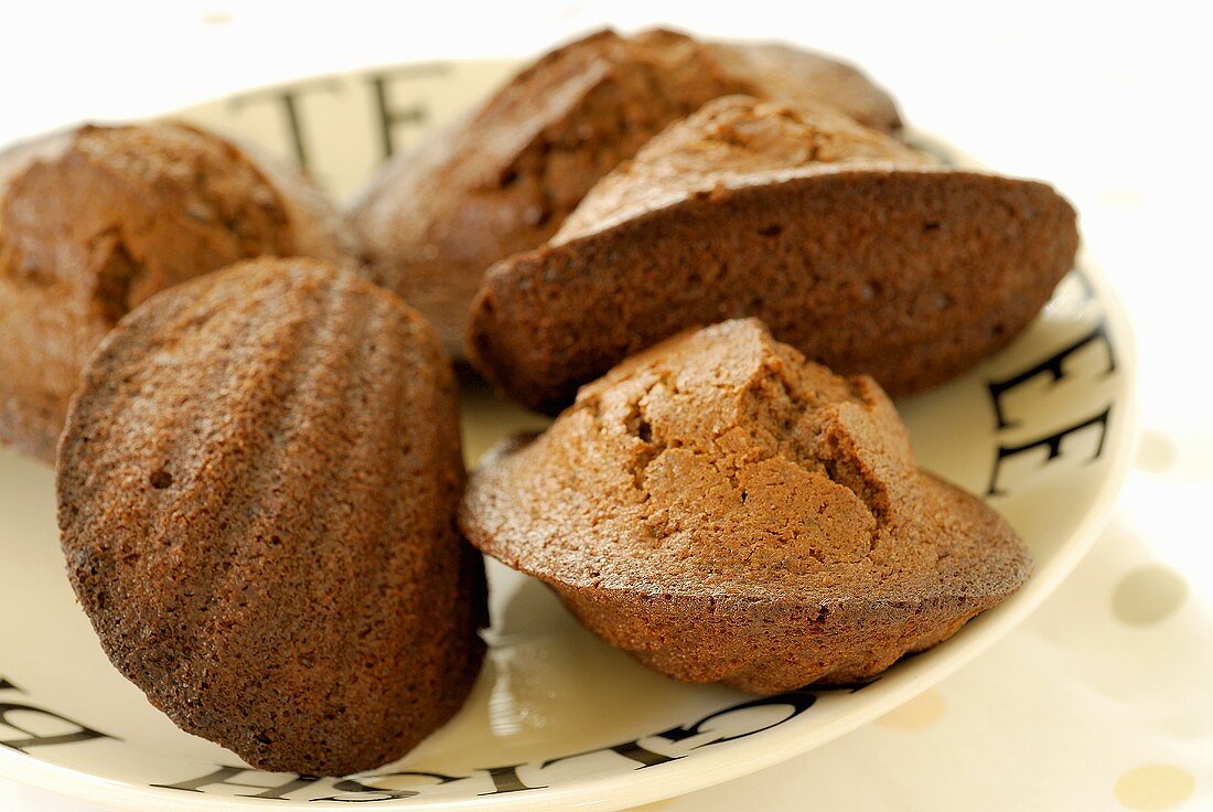 Chocolate madeleines (small French cakes)