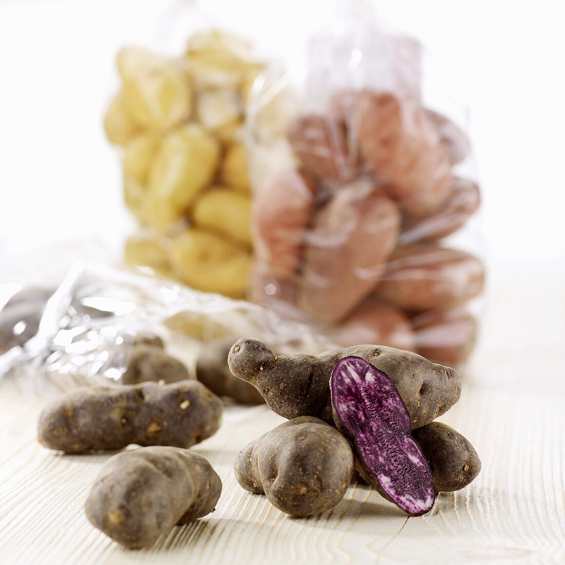 Violette Kartoffelsorte 'Vitelotte' & weitere Sorten