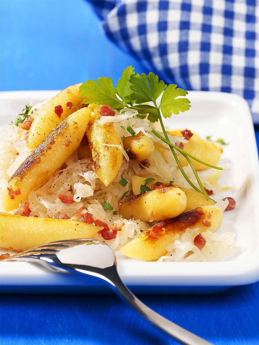 Potato noodles with sauerkraut