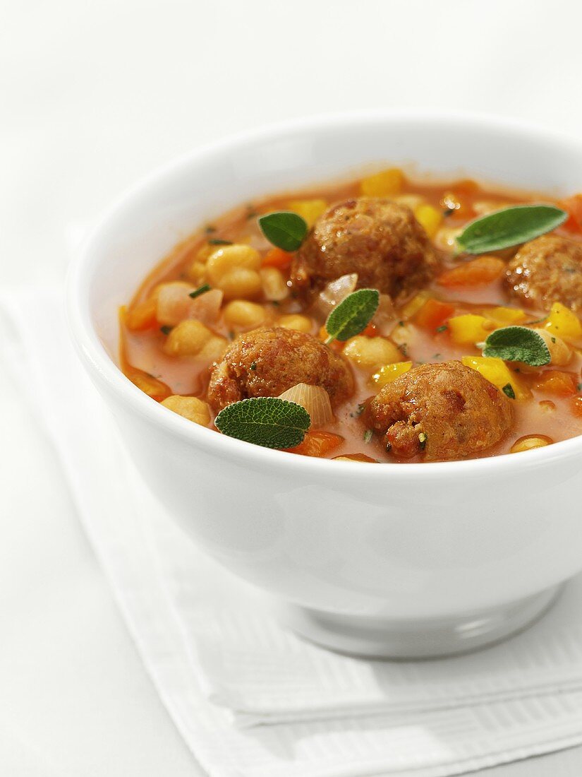 Chick-pea and tomato stew with meatballs