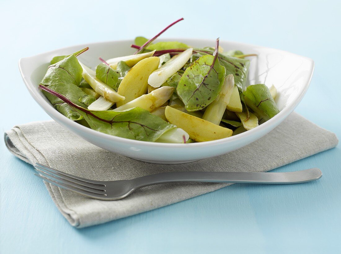 Kartoffelsalat mit Mangold und Spinat