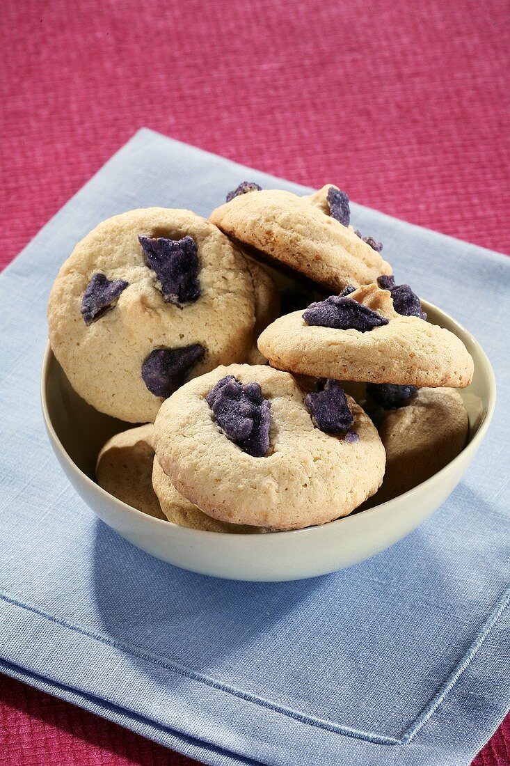 Violet macaroons