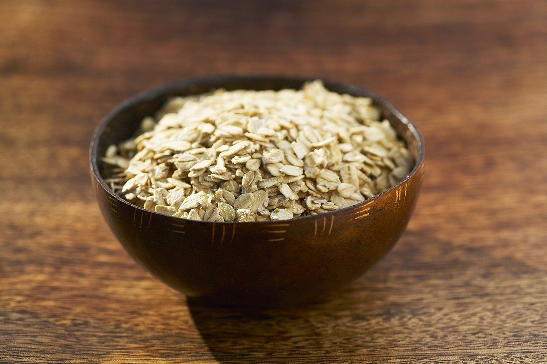Rolled oats in a small bowl