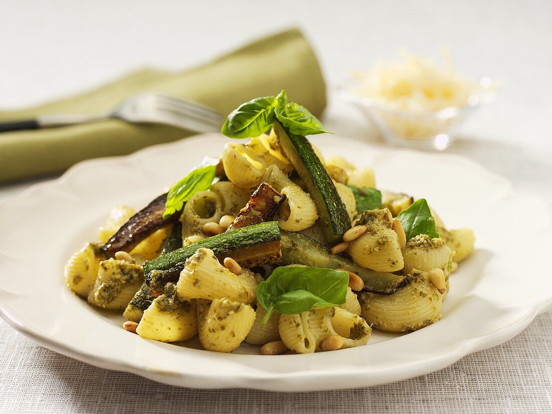 Pipe rigate with courgettes and pesto genovese