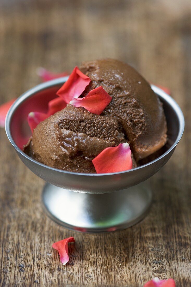 Chocolate ice cream with rose petals