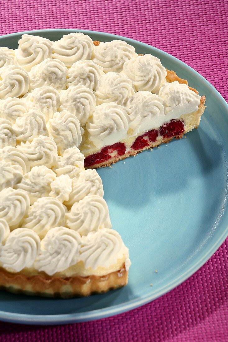 Zitronen-Pie mit Himbeeren