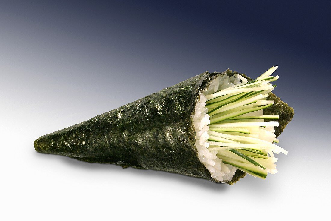 Cucumber temaki sushi