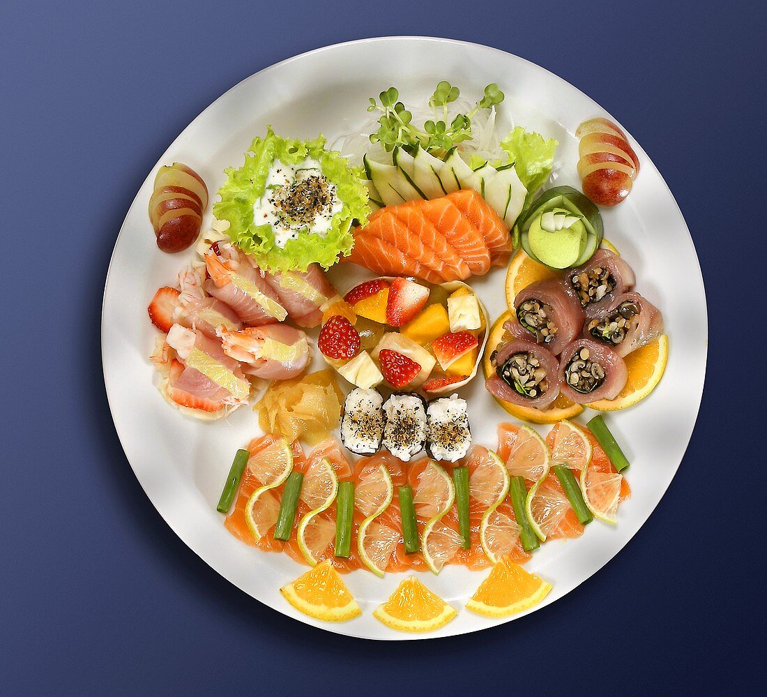 Sushi plate with fruit