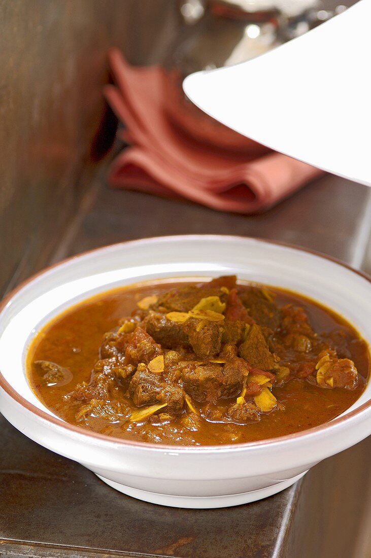 Lamm-Tajine mit Mandeln (Geschmortes Lammfleisch, Marokko)