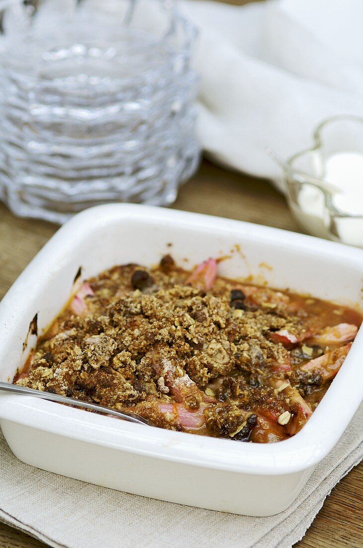 Rhubarb crumble