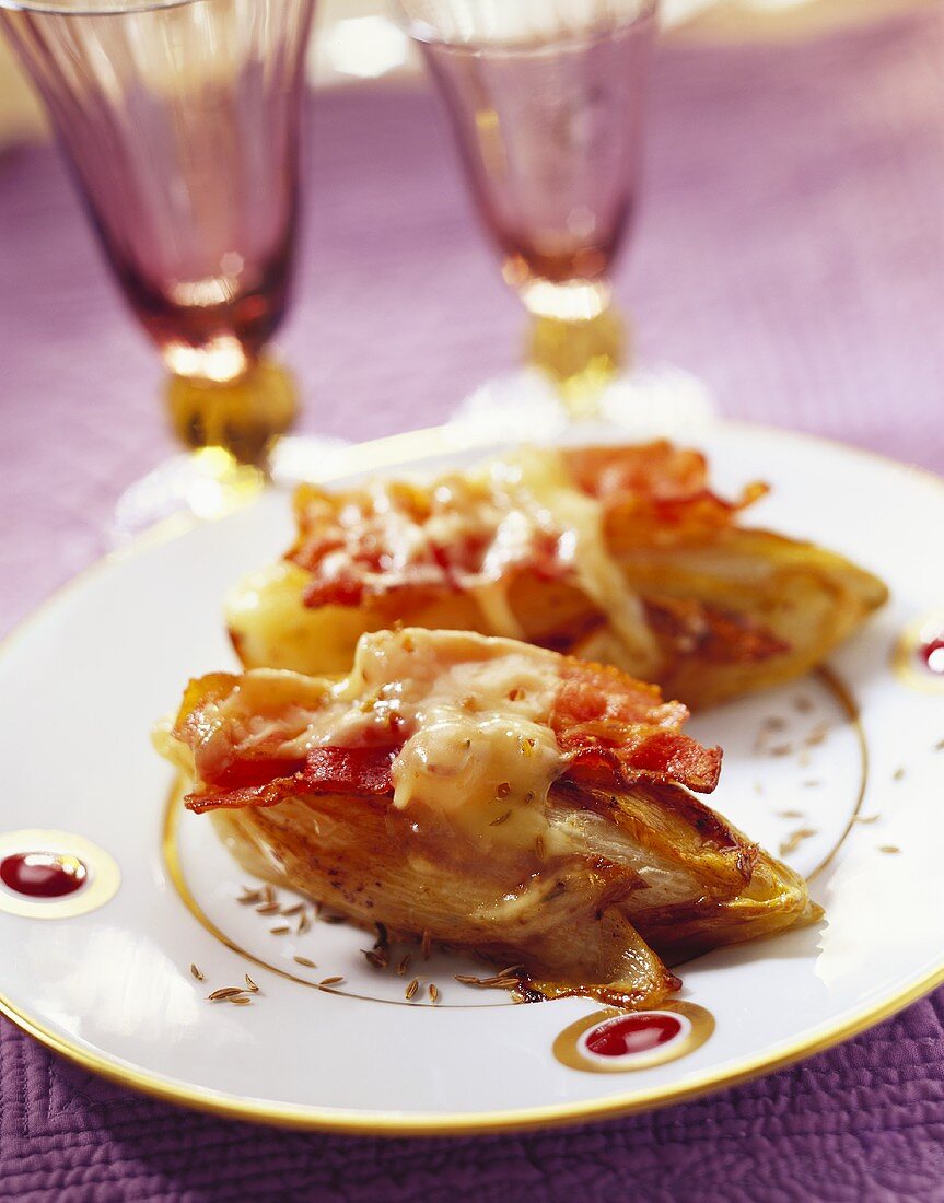 Chicory au gratin with bacon and cheese