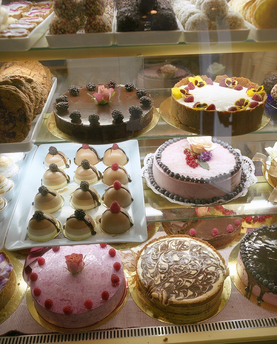 Cakes and gateaux in a cake shop