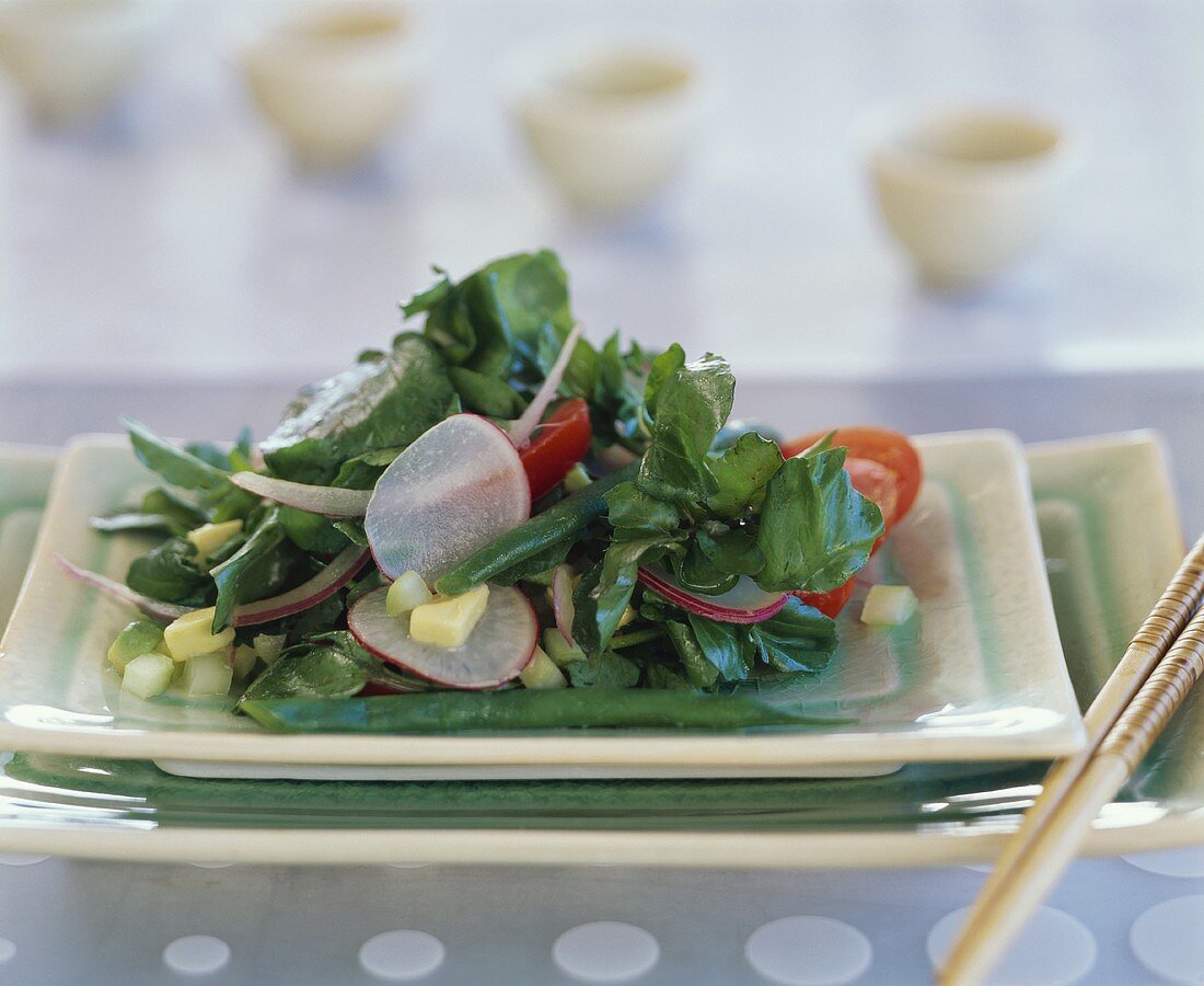 Watercress salad with vegetables